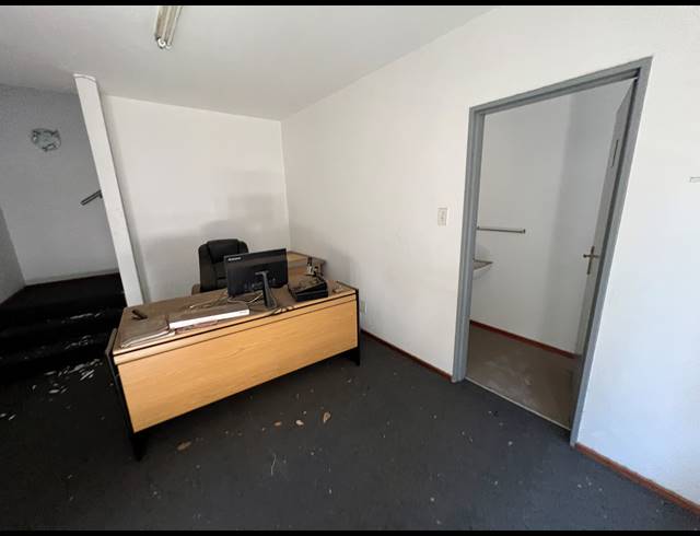 163M² WAREHOUSE TO LET IN KYA SANDS